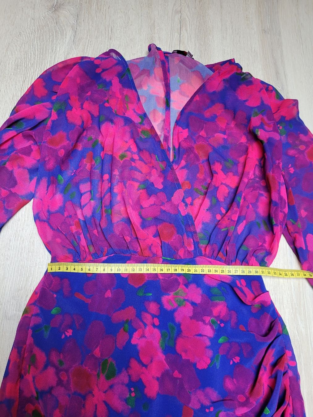 Morgan Vestiti: Morgan Kleid, Blumenmuster, Gr S, Wickeloptik, neu – Nuovo (secondo la descrizione) da Münchenstein venduto da sun_mx9b 1