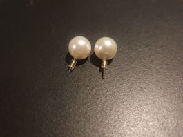 Elegante Ohrstecker mit Perlen-Optik