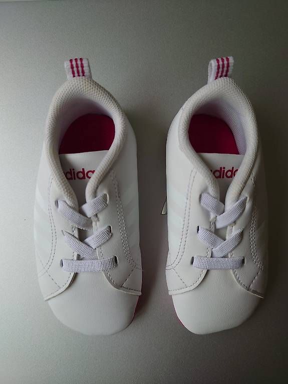 Scarpe per ragazzi: Krabbelschuhe Gr. 19 | Turnschuhe Gr. 19 – Usato da Zürich venduto da Vainilla