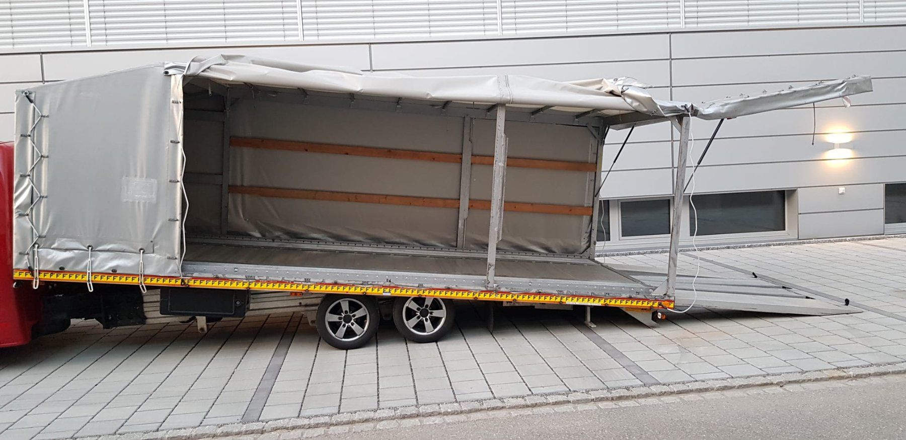 VW Autos: VW T5 Fitzel Autotransporter MFK März 2025 – D'occasion à Baar par rue_dwn8 2
