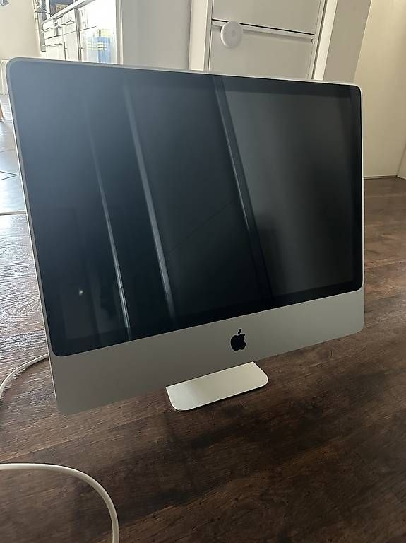 PC: Apple iMac 24 (Early 2009)  – Usato da Founex venduto da lit_l8dn