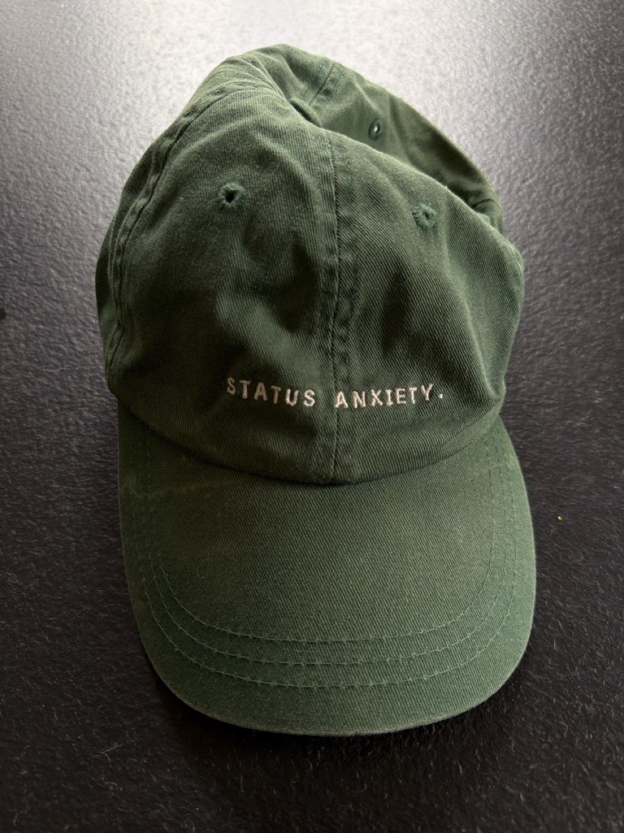 Copricapi, berretti & cappellini: Status Anxiety Cap – Usato da Zürich venduto da by.mr.evans