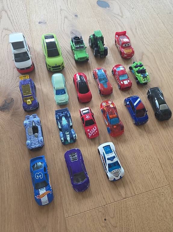 Giocattoli: Spielzeug Autos – Usato da Jona venduto da pau_g7rc 2