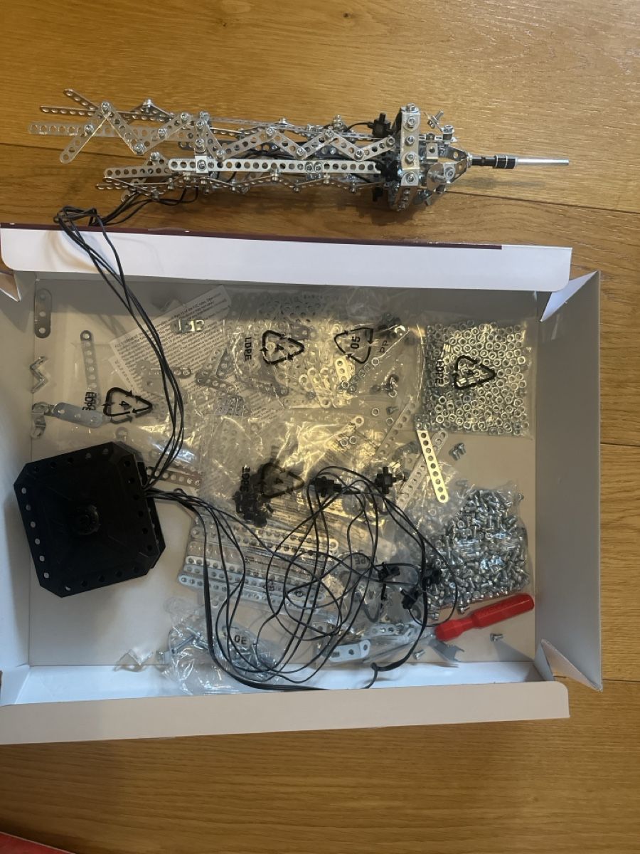 Meccano Kit di costruzioni: Meccano Eiffelturm 2in1 – Usato da Wettswil venduto da ann_cdf7 3
