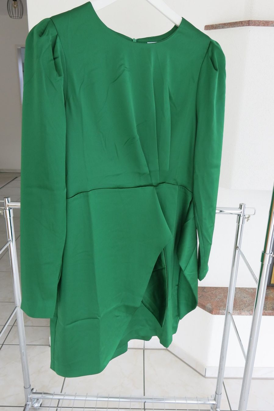 La Redoute Vestiti: Schönes grünes Satinkleid – Nuovo (secondo la descrizione) da Lachen SZ venduto da artbyblondangel 2