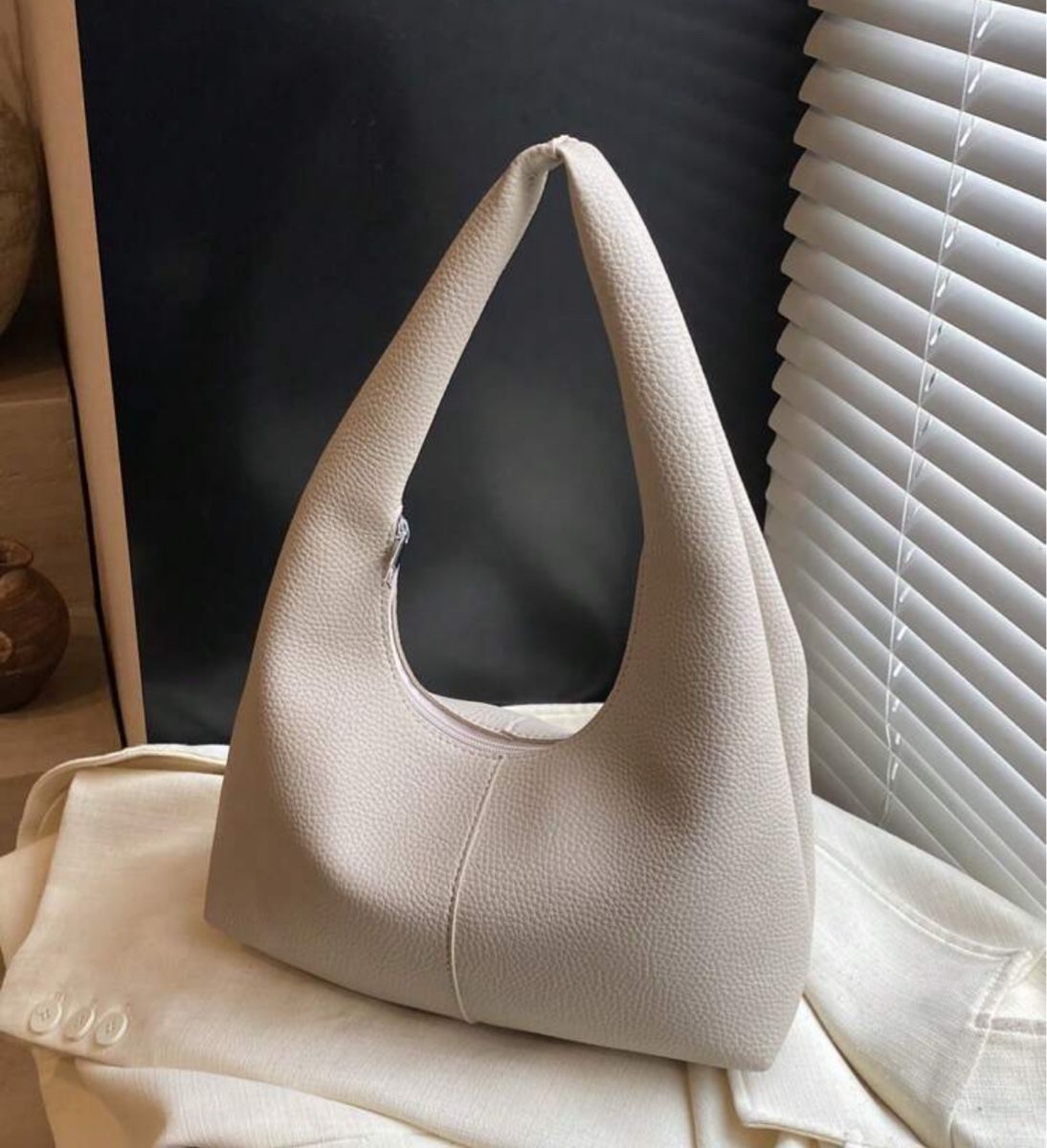 Borse da donna: Sac à main classe beige – Nuovo (secondo la descrizione) da Auvernier venduto da big_7srg