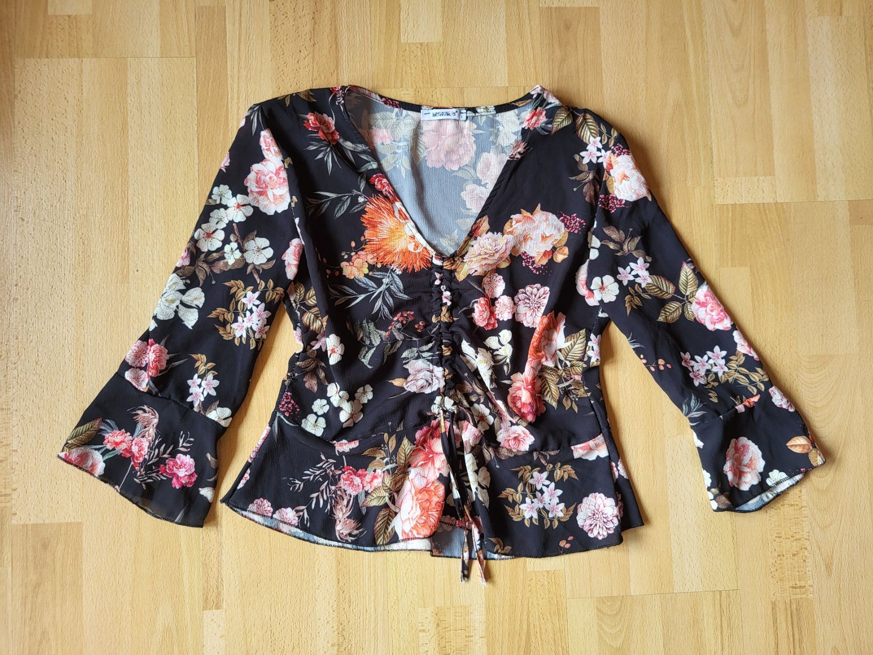 Blusen: Schickes Blusentop mit Blumenmuster, Grösse S, Neuwertig – Gebraucht aus Eggiwil von kariiina 2