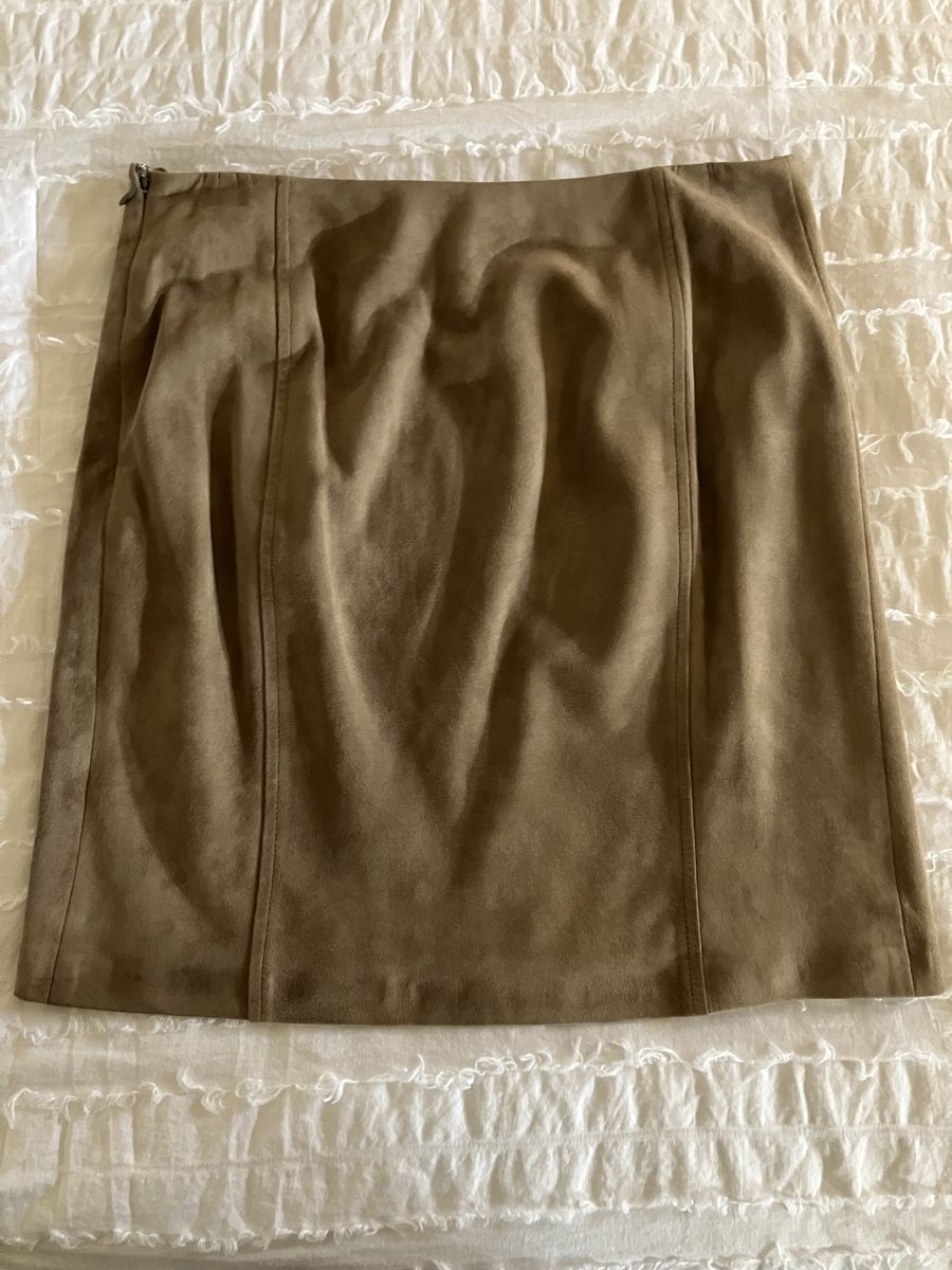 Ralph Lauren Gonne: Ralph Lauren - jupe courte en daim beige – Usato da Vich venduto da SophieCo 1
