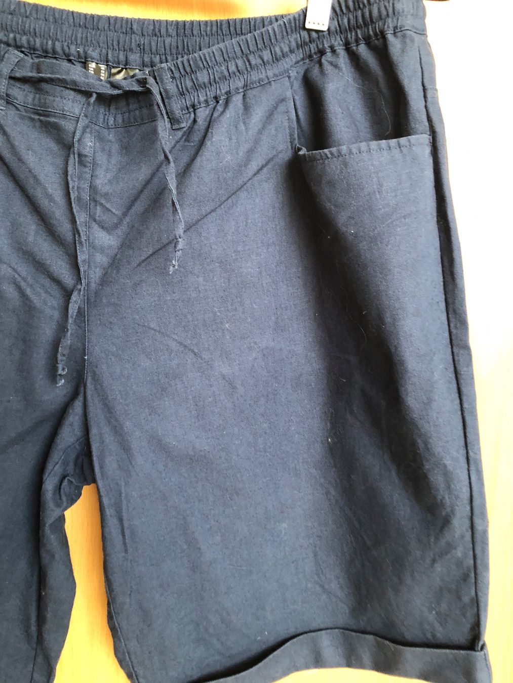 Pantaloni: Kurze Sommer-Freizeithose dunkelblau, Gr. 48 – Usato da Arlesheim venduto da leyRum4.5 1