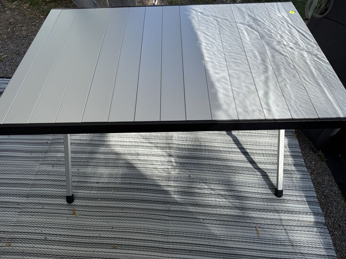 Tische: Campingtisch Brunner TITANIUM AXIA 4 – Neu (gemäss Beschreibung) aus Buttwil von Gm67 2