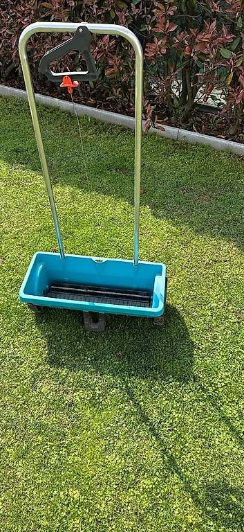 Tutti gli attrezzi: Vendo carrello per semina/concime – Usato da Manno venduto da Ter_68