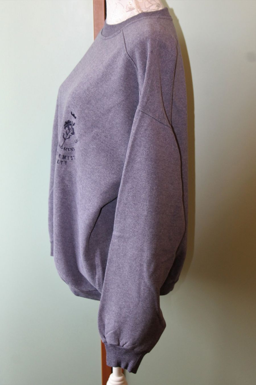 Pullover & Sweatshirts: Pullover / Sweatshirt – Gebraucht aus Schaan von antikes_und_kurioses 3