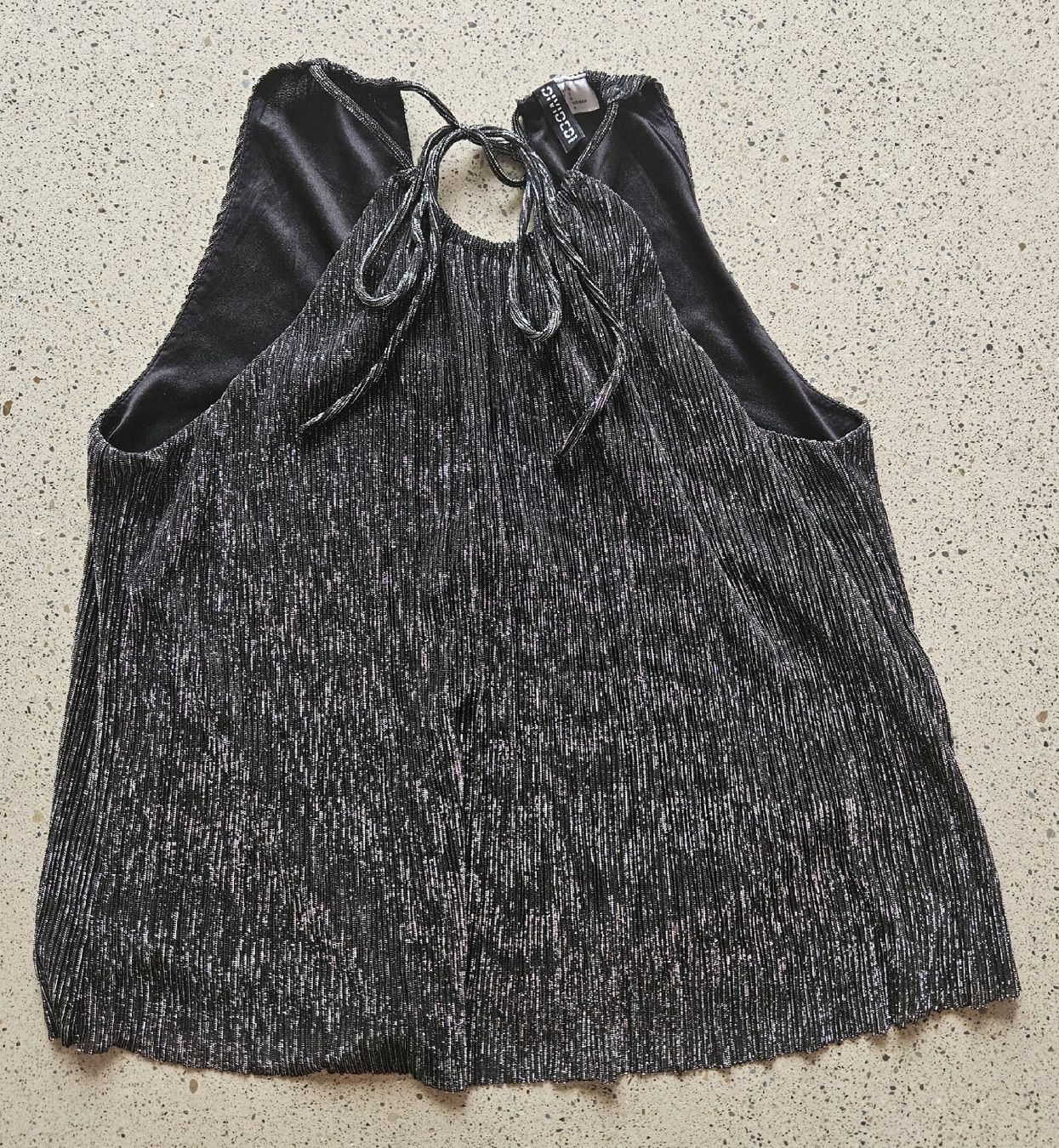 H&M Tops: Glitzeroberteil – Gebraucht aus Zizers von Natascia.Lentini