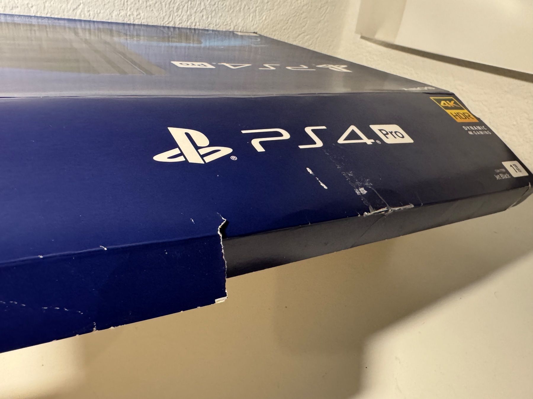 Sony Console: Playstation 4 Pro mit OVP – Usato da Bettlach venduto da awi_7jcb 5