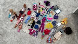 Großes Barbie Puppenset mit Kleidern & Accessoires