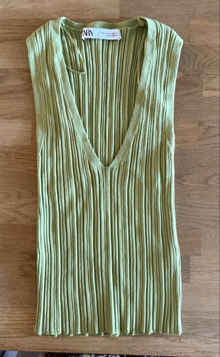 Zara Tops: Top, Zara Grösse S  – D'occasion à Anglikon par Haraldinho