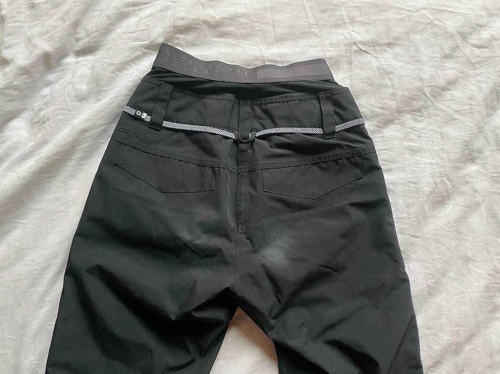 Pantaloni: Skihose / Snowbaordhose - Picture – Usato da Hasliberg Wasserw venduto da lilaa. 2