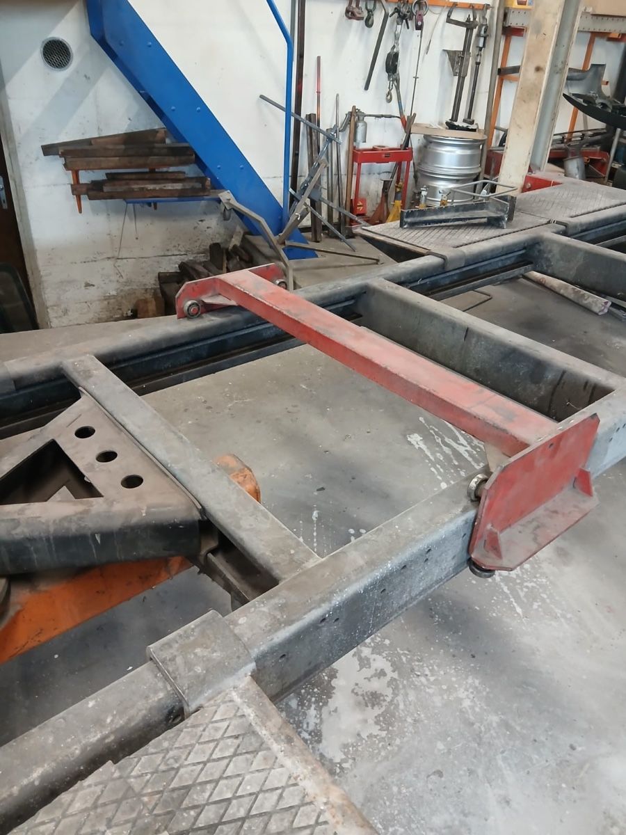 Tutte le macchine: Lift de carrossier / marbre  – Usato da Soyhières venduto da Essor 3