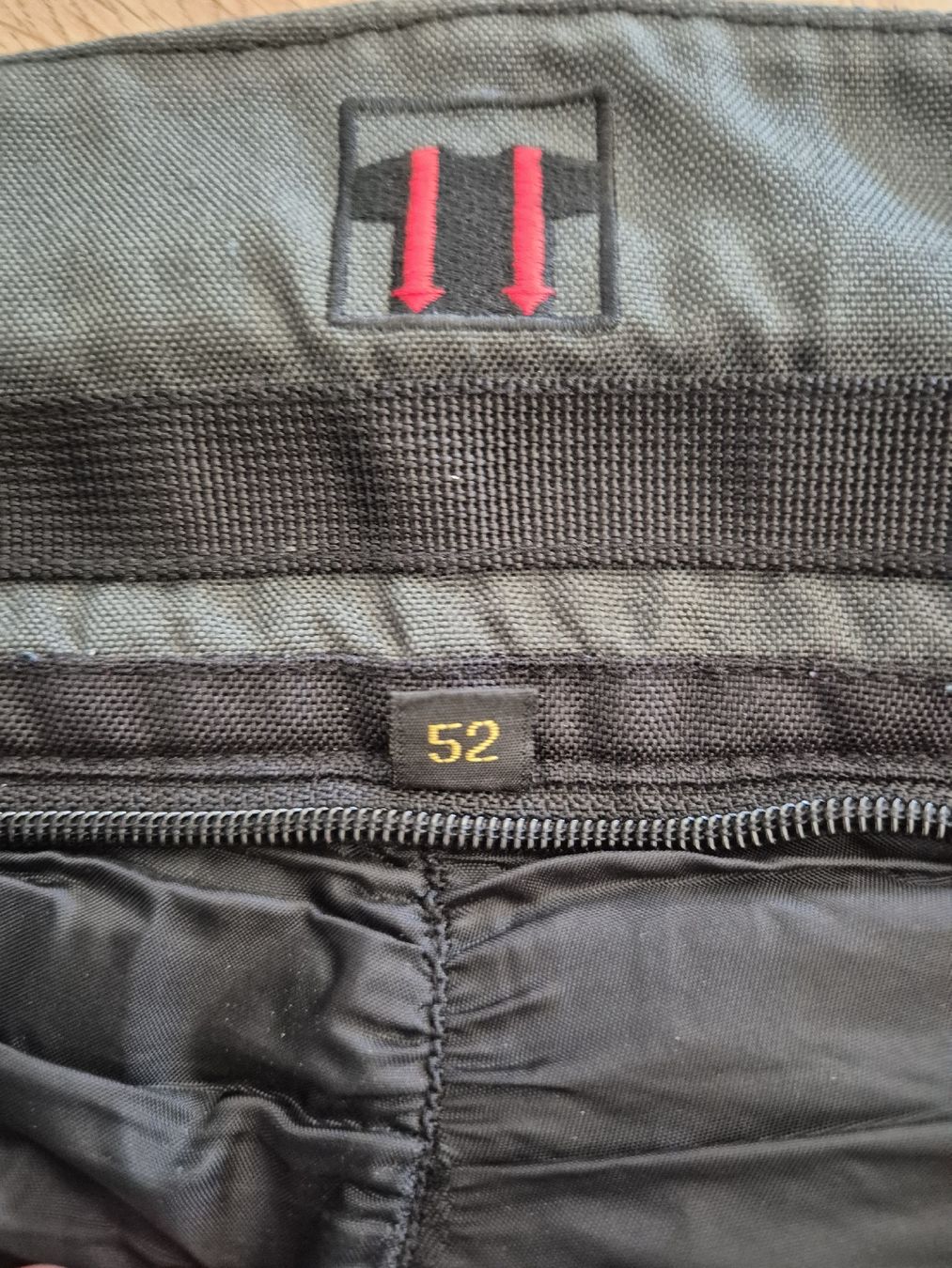 Pantaloni: Motorradhose ID – Usato da Urnäsch venduto da Sasali 3