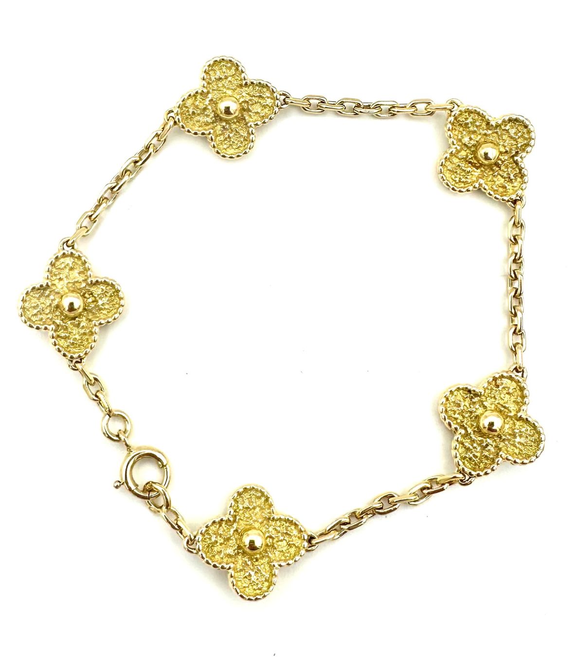 Van Cleef Bracciali & Braccialetti: VAN CLEEF. Collection "Vintage Alhambra", bracelet or jaune – Usato da Renens VD venduto da Diademe.sarl 3