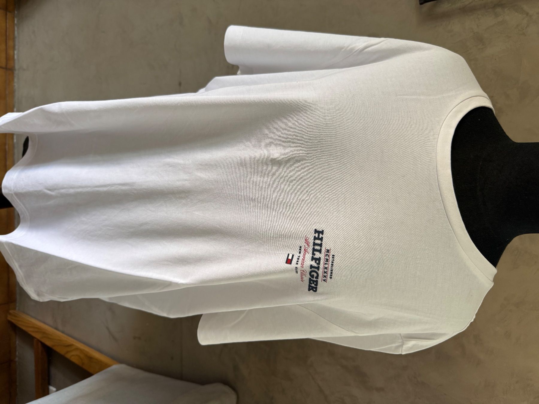 Tommy Hilfiger T-shirt: T-shirt Tommy Taille XL Doryan – Nuovo (secondo la descrizione) da Veyrier venduto da Kimedovapa_1