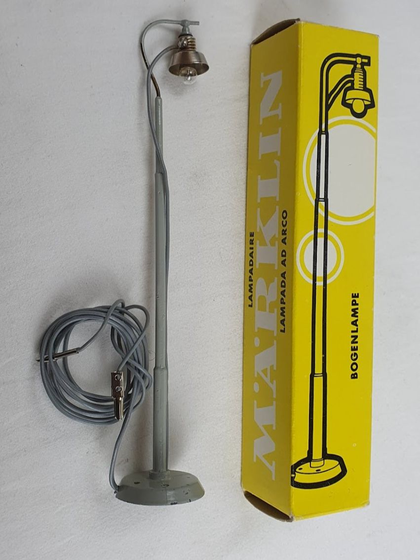 Märklin Modellini di ferrovie: Märklin 7048 Bogenlampe H0, OVP – Usato da Seon venduto da voAllBah