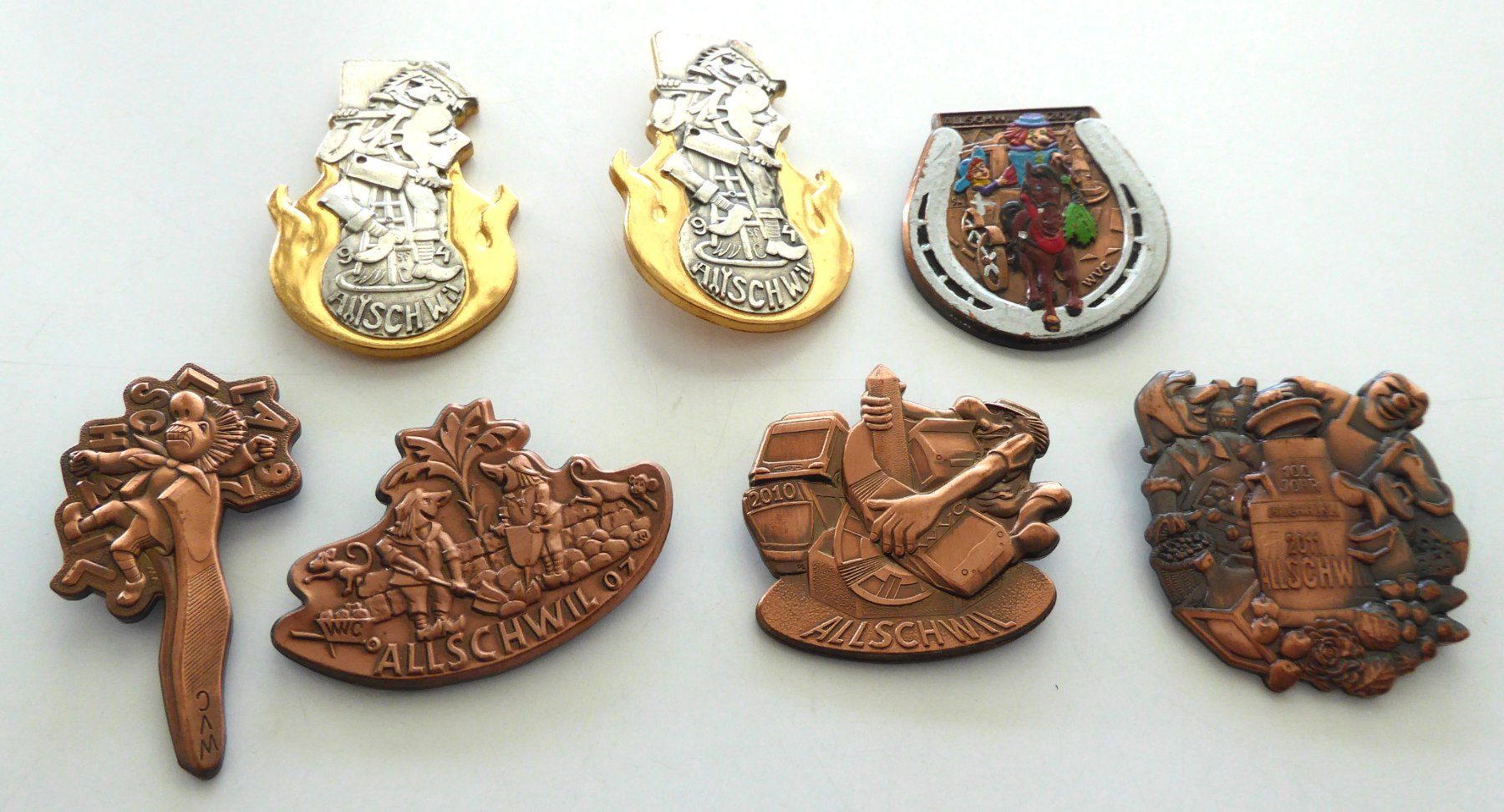 Placchette & Badge: Fasnachtsplaketten Allschwil – Usato da Aesch BL venduto da Kauri1