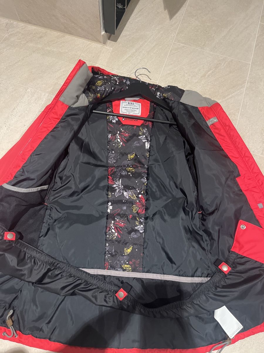 Nike Vestes: Nike Skijacke XS – D'occasion à Watt par Stephsch3 6