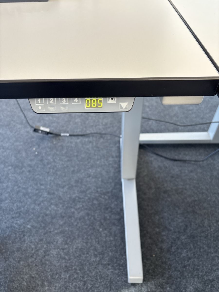 Mobilhome: Büro Ausverkauf – Usato da Gränichen venduto da cor_b9m6 1