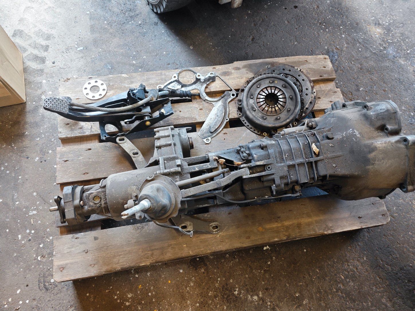 BMW Toutes les pièces auto: BMW e30 325ix Schaltgetriebe, Umbausatz – D'occasion à Dussnang par hans5100 3
