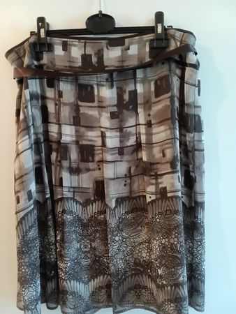 New skirt patterned grey-brown size L, very good conditio