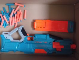 Nerf Elite 2.0 Commander Blaster mit Magazin und Darts