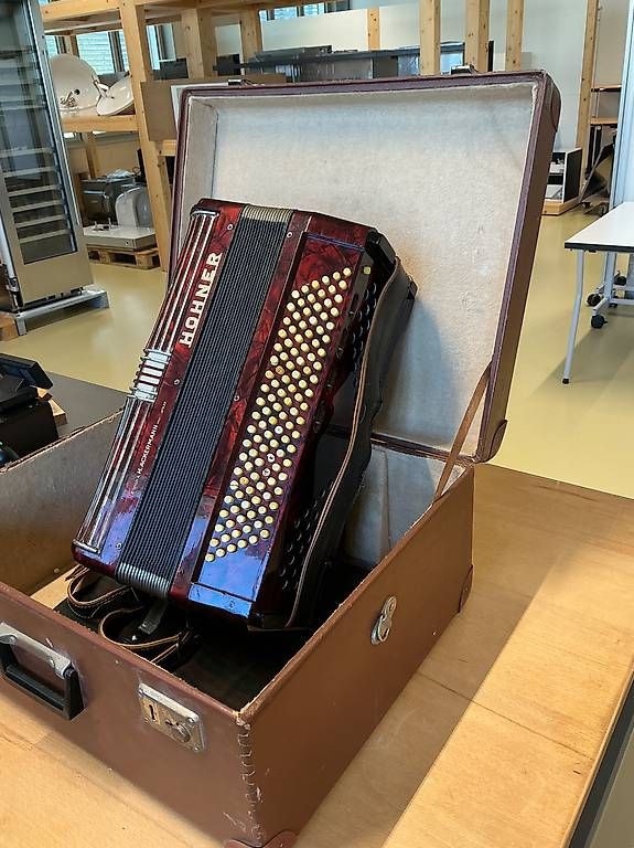 Instruments de musique: Hohner Knopfakkordeon – D'occasion à Zug par Bauteile-Zug 1