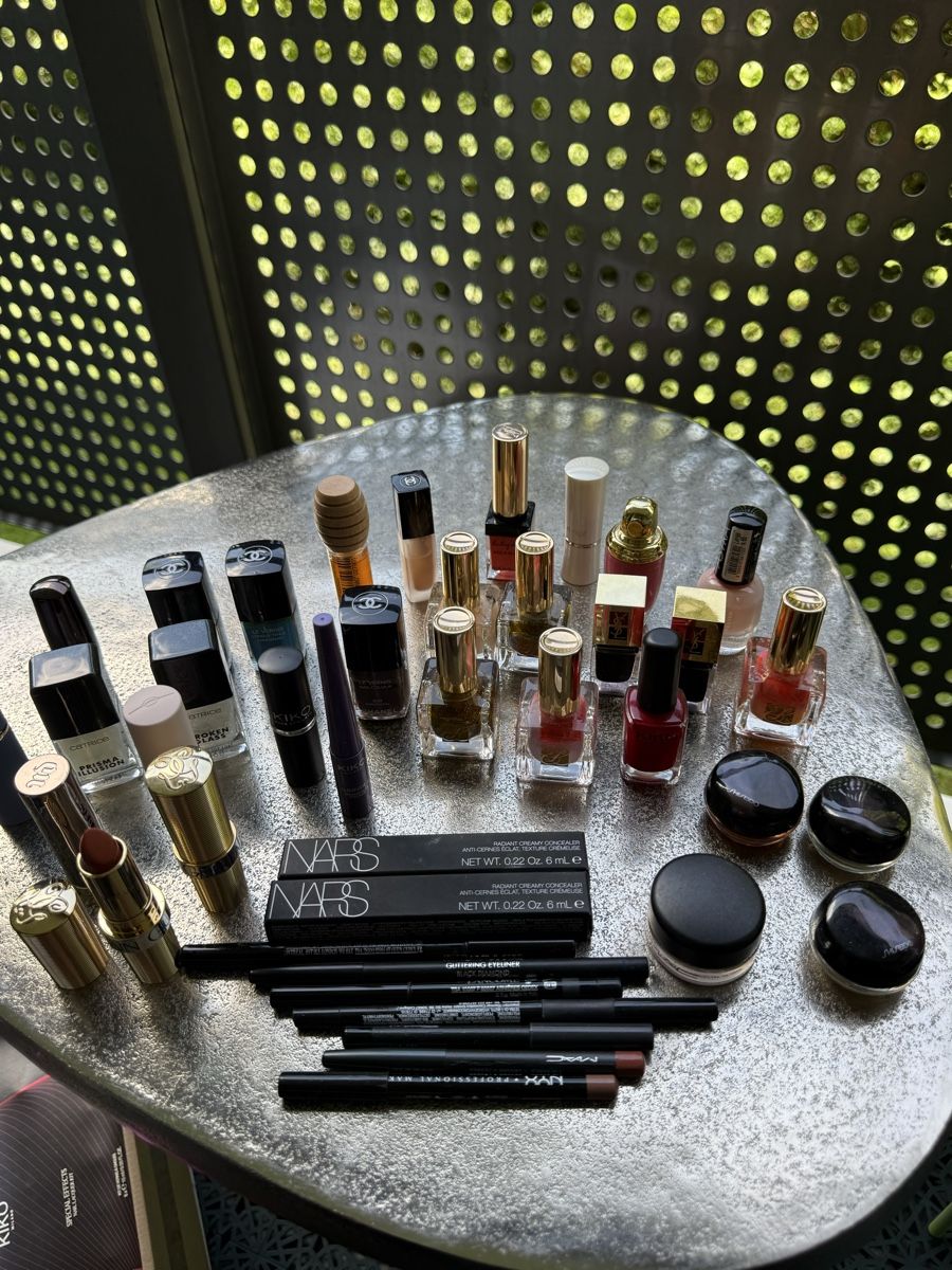Make-up: Make-up assortment assorted brands variety of items – Usato da Zürich venduto da pinish 4
