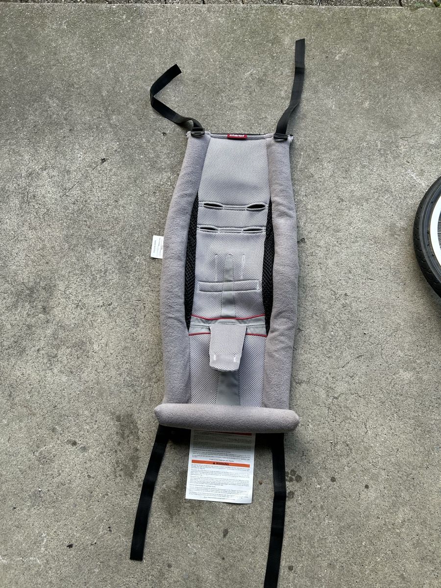 Thule Rimorchi: Thule Chariot Baby Sling – Usato da Winterthur venduto da AdlerMn