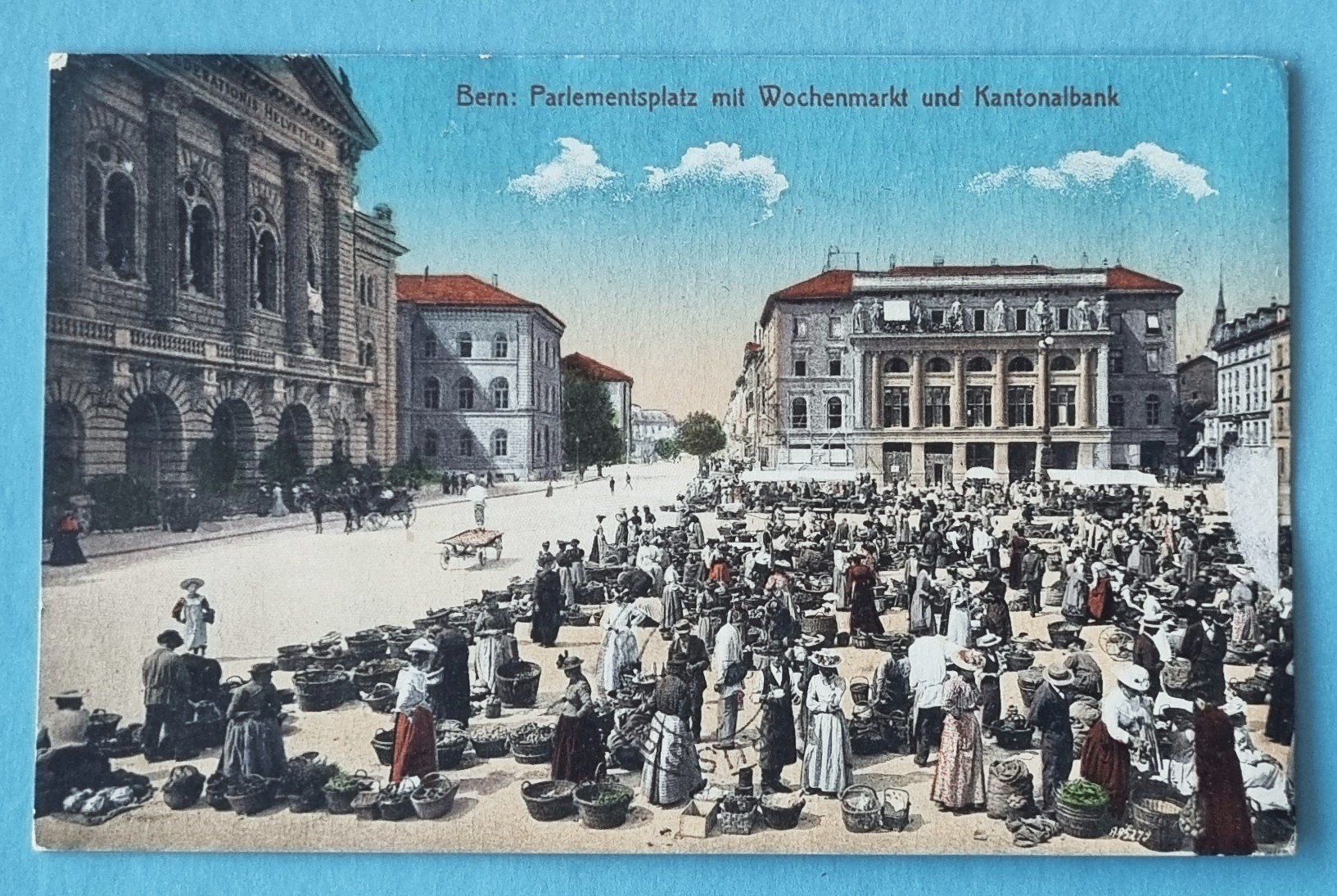 Cartoline postali: Bern - Parlamentsplatz - Wochemmarkt - 1911 – Usato da Rothrist venduto da RROENK