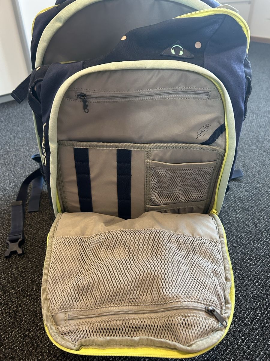 Satch Kindertaschen: Satch Rucksack mit Etui Pünktli Design dunkelblau  – Gebraucht aus Schwellbrunn von ser_75mj 1