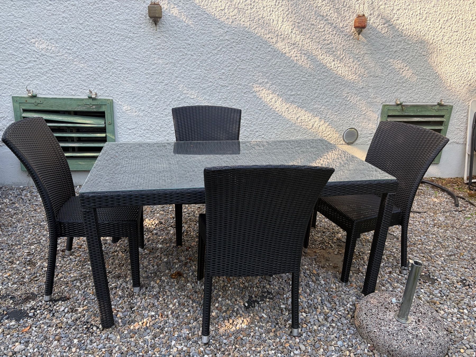 Set di tavolo e panche: Outdoor Dining Set - Table with 4 Mazuvo chairs – Usato da Zollikerberg venduto da kajschi 2