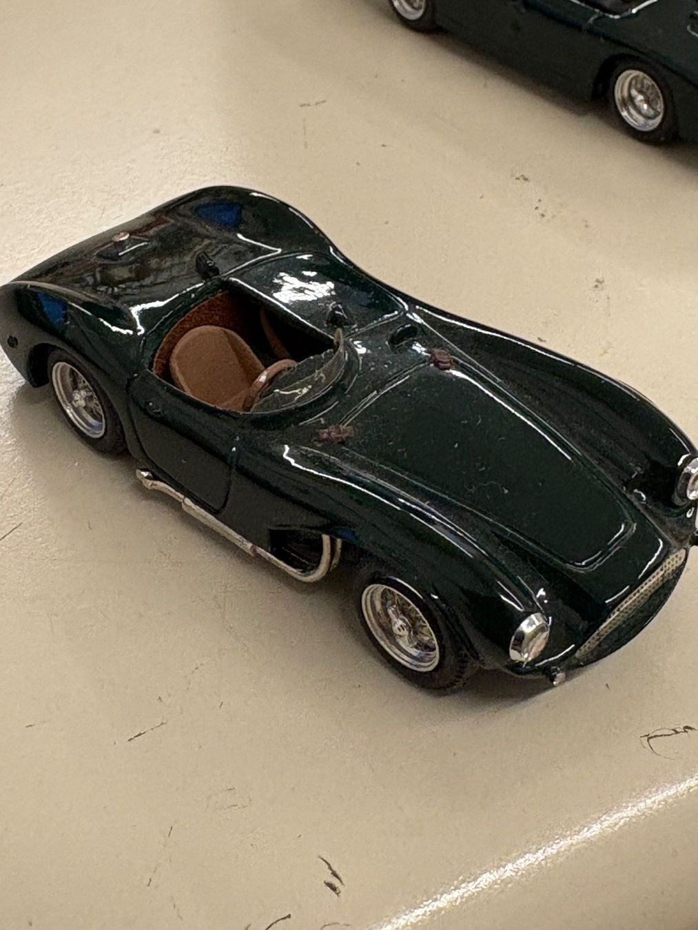 Aston Martin Modellini d'auto: Top Model Collecion - Aston Martin - 1:43 – Usato da Lausen venduto da hot-preis 1