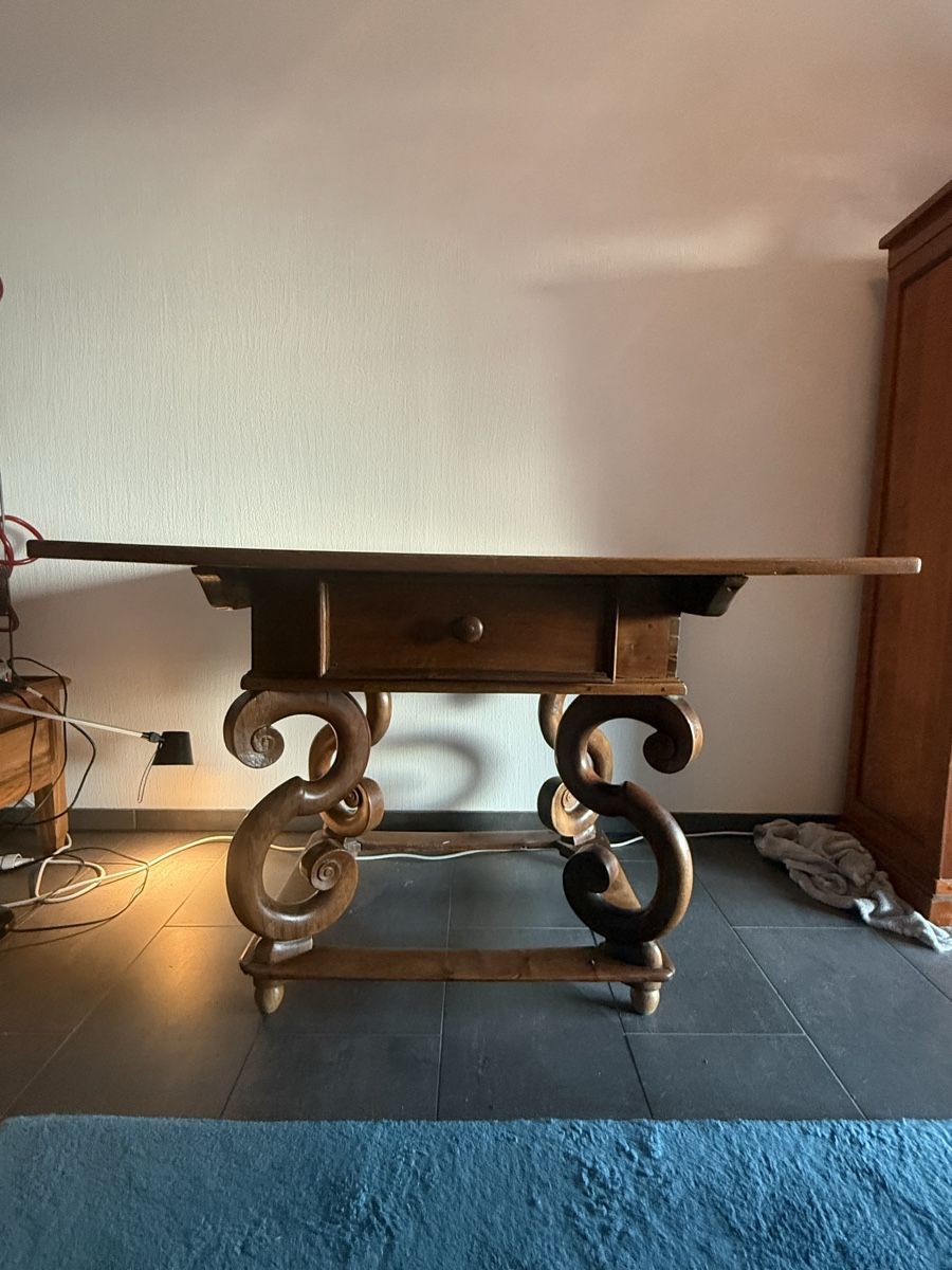 Tables: Eleganter Holztisch – D'occasion à Chur par pet_q7kd 6