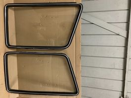 VW Typ 4 Original VW Seitenscheiben - Satz mit Zierleisten