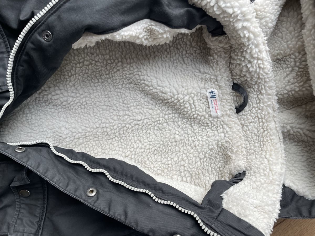 H&M Vestes & Manteaux: Winterjacke H&M 128 – D'occasion à düdingen par Kaunakakai 1