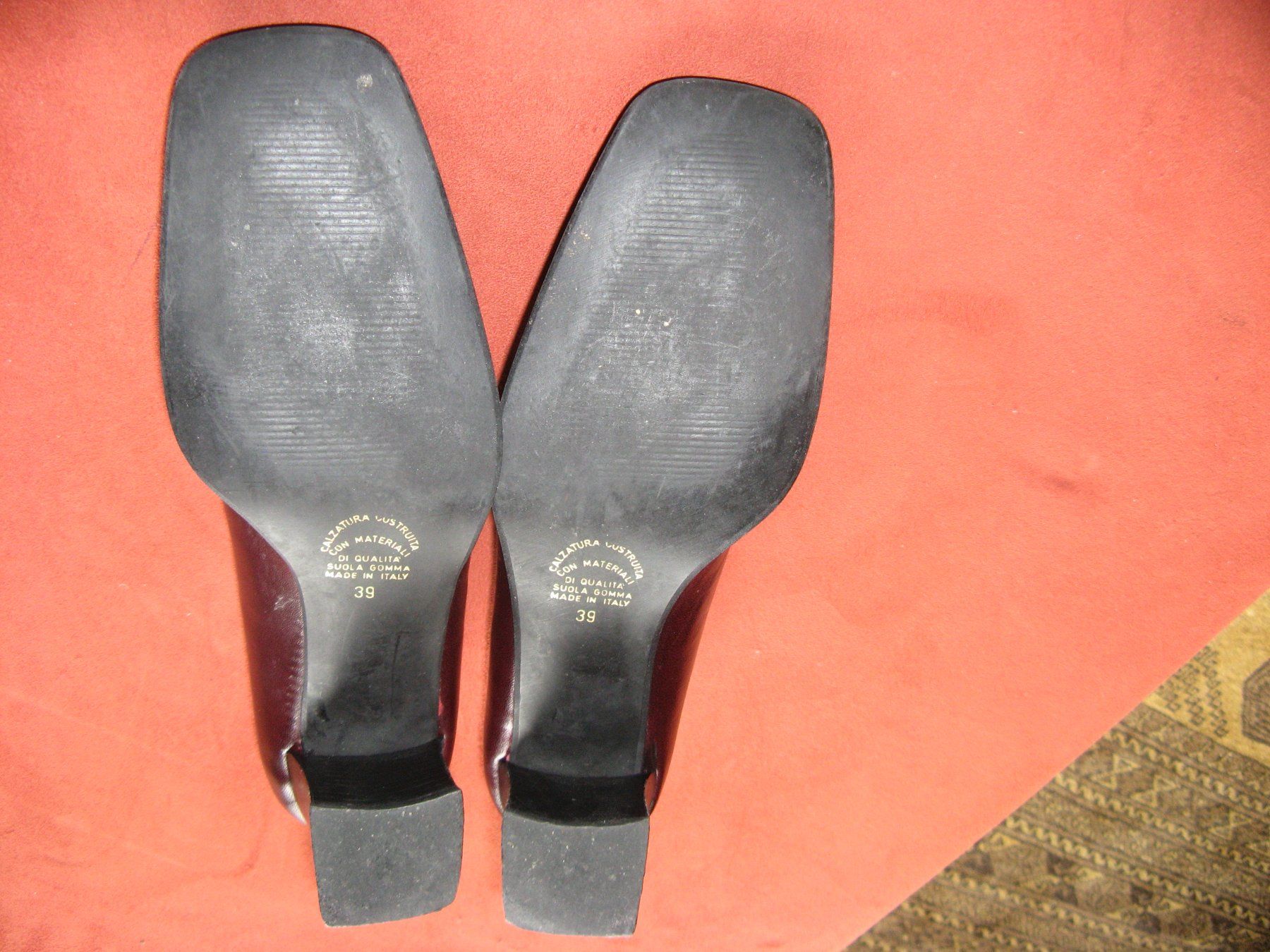 Damenschuhe: dunkelrote Leder Pumps Gr. 39 – Gebraucht aus Zürich von apil 1