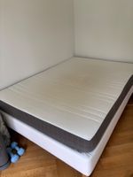 Bett und Matratze 140x200 cm gebrauchter Zustand mit Flecken