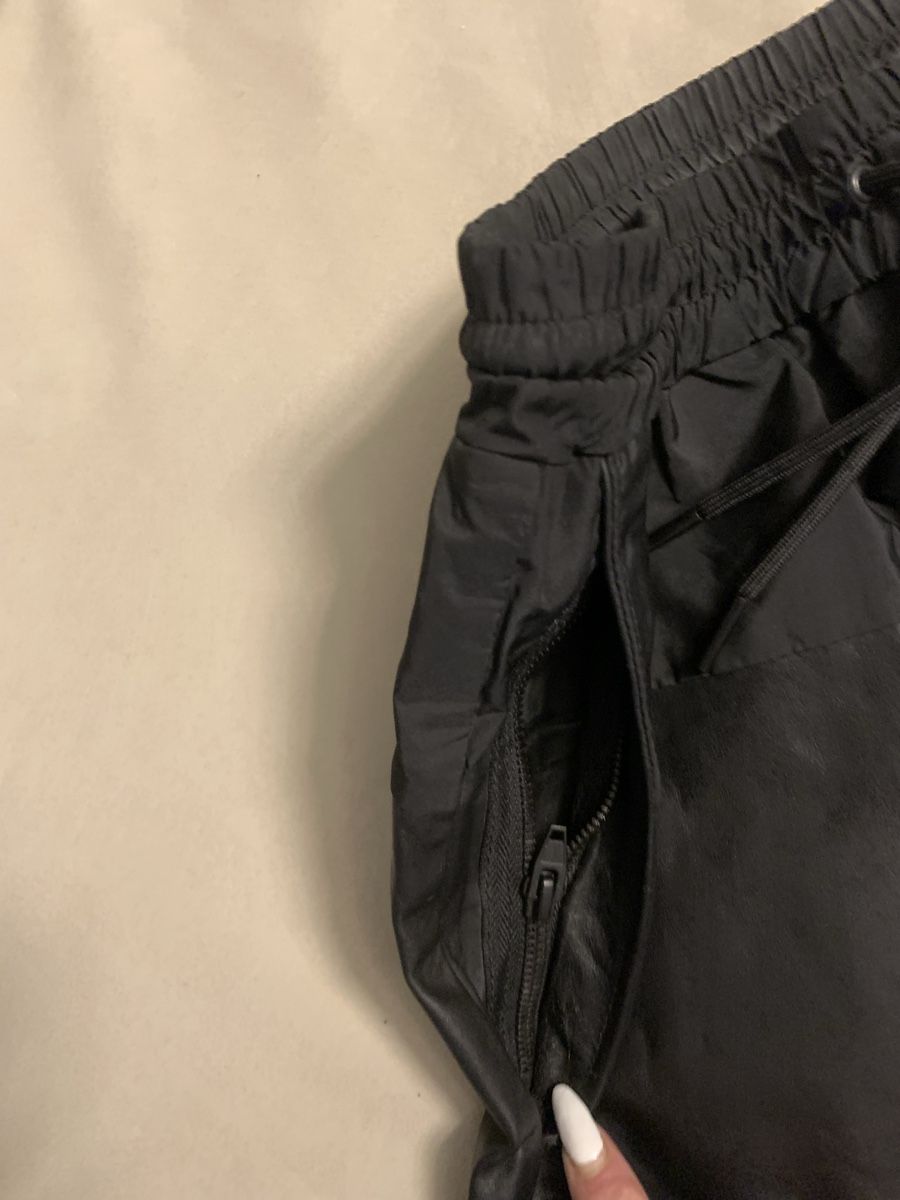 Alexander Wang Pantaloni: Alexander Wang Lederhose – Usato da Bergdietikon venduto da zor_856j 8