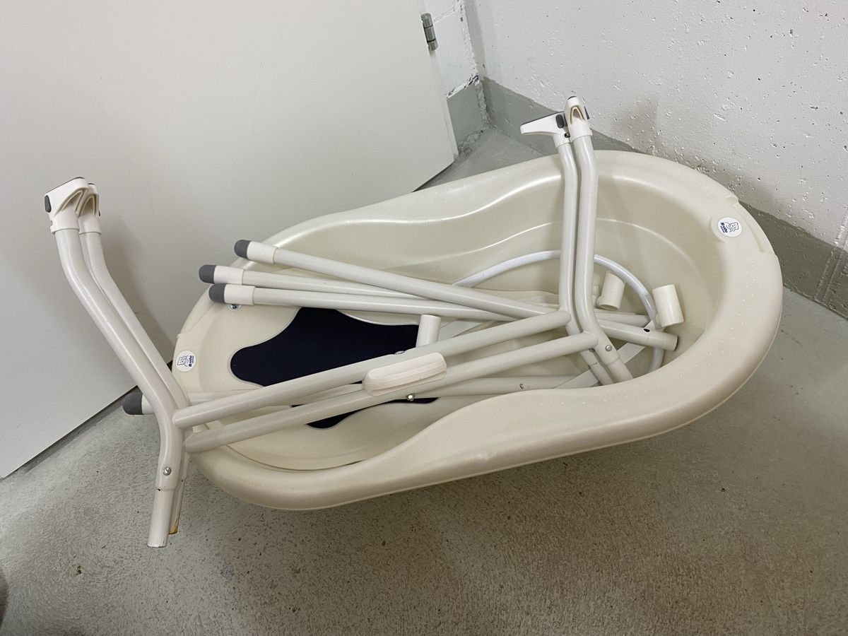 Vasche da bagno: Il Rotho Babywanne und Windeleimer – Usato da Niederhasli venduto da Sues89