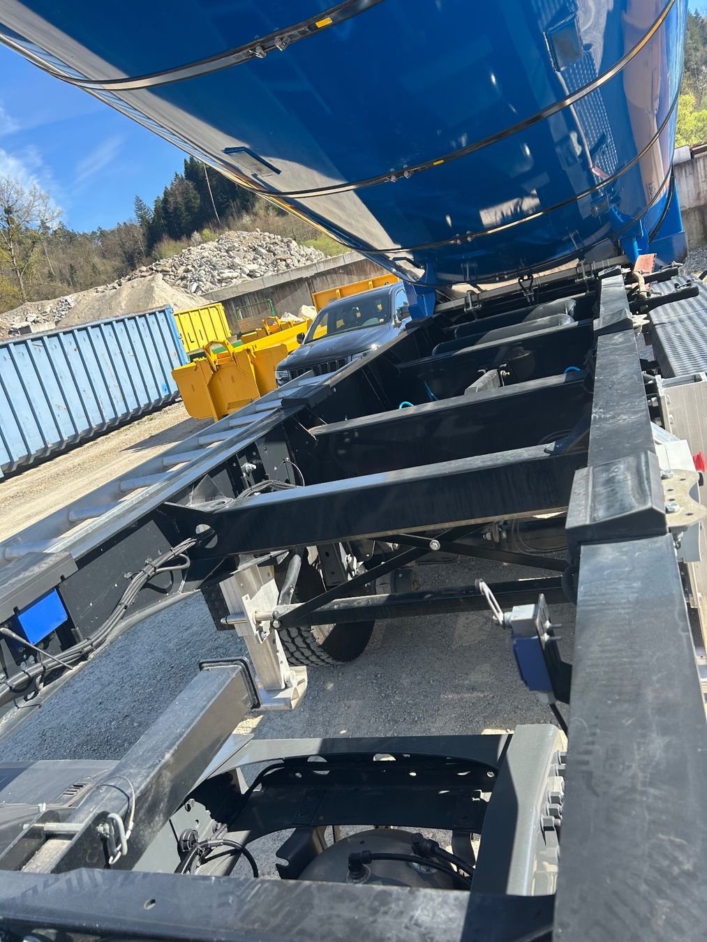 Autoribaltabili: Sattelauflieger Thermomulde – Usato da Seewen venduto da peshe 6