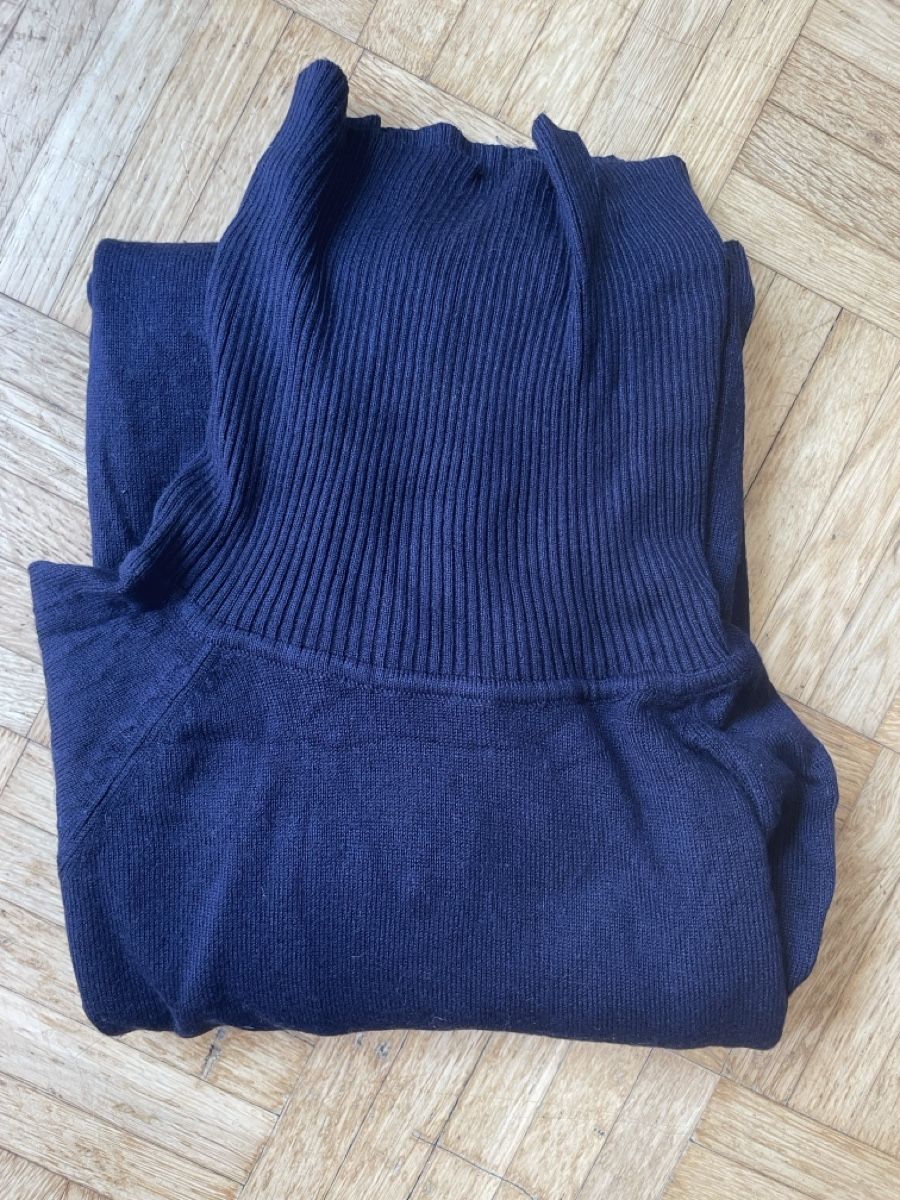 Maglioni & Felpe: Rollkragenpullover Navy Blue / dunkelblau, Grösse M – Usato da Zürich venduto da Carlajimena