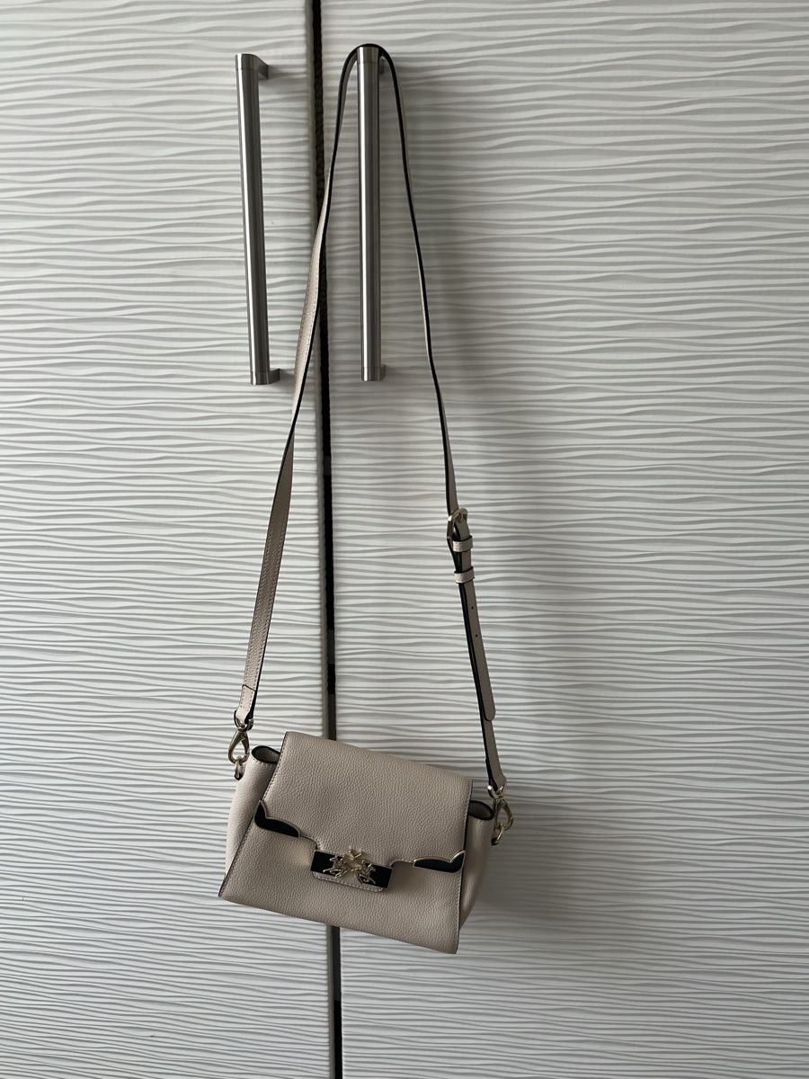 La Martina Borse da donna: La Martina Ledertasche hellbeige mit Staubbeutel – Usato da Ennetbürgen venduto da nat_8vld 1