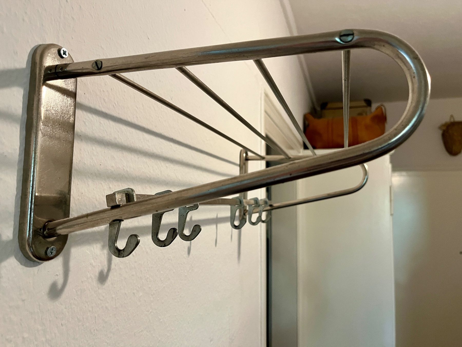 Guardaroba: Wandgarderobe aus Metall – Usato da Zürich venduto da zhaener 2
